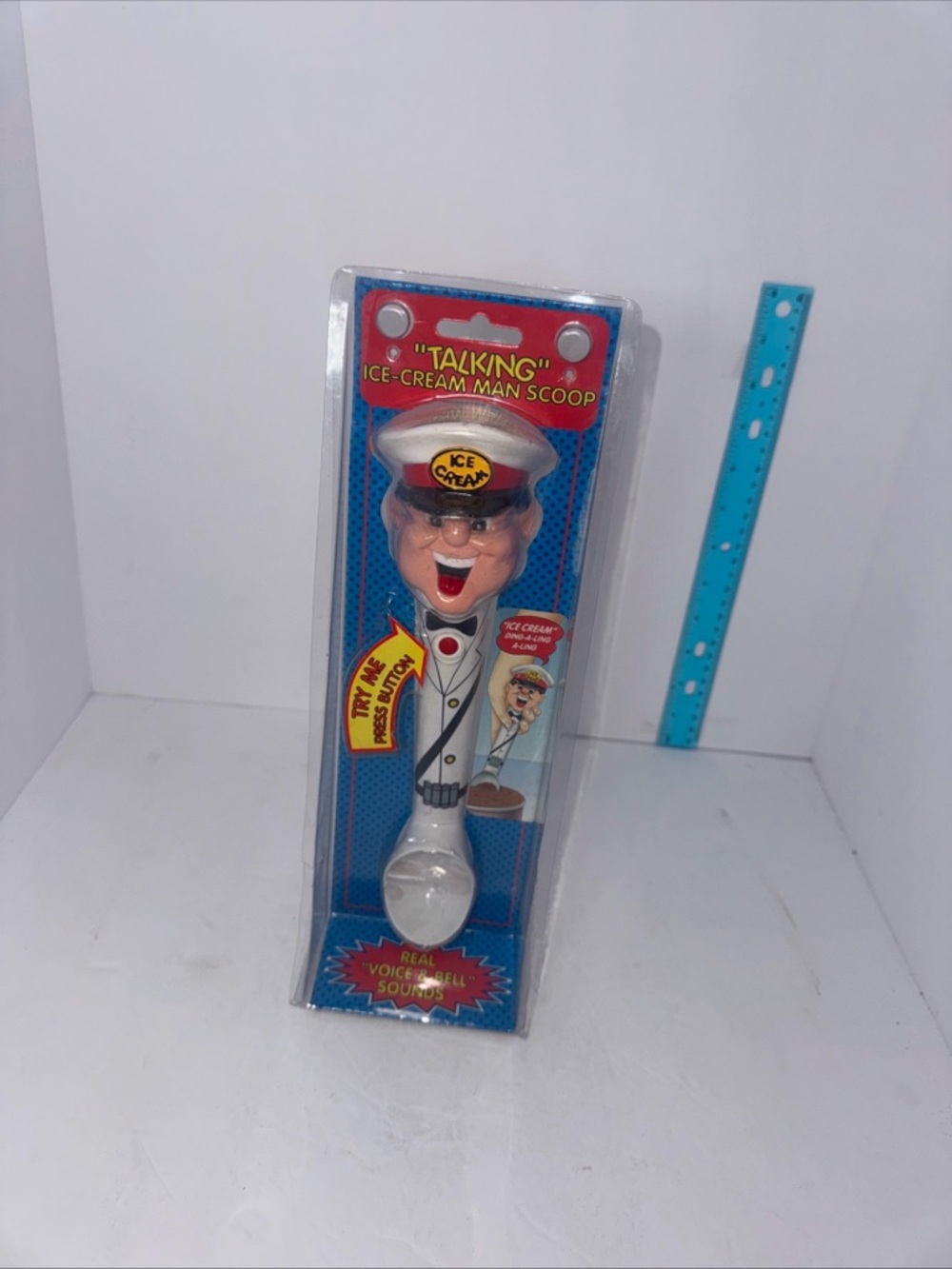 Talking Ice-Cream Man Scoop — White and Red Novelty Serving Spoon